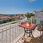 Luka's & Hostel *