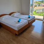 Hostel Luka's & Hvar Town