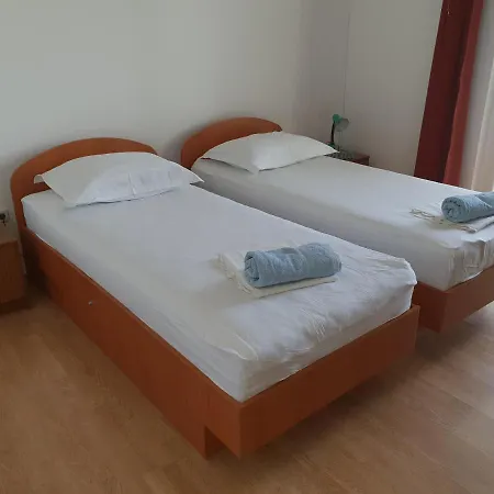 Hostel Luka's & *