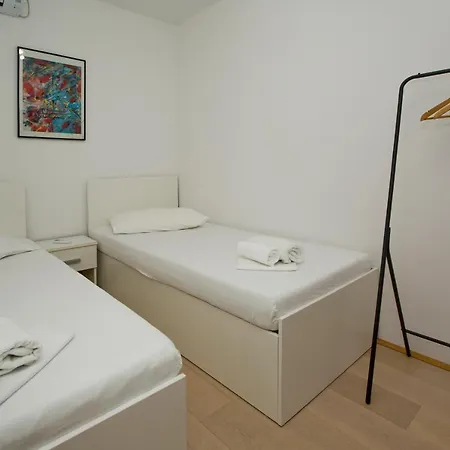 Hostel Luka's &