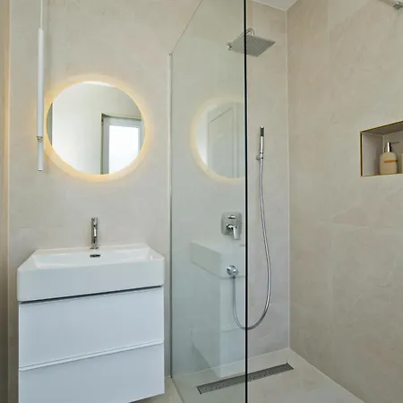 Hostal Luka's & Hvar Town