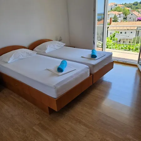 Hostal Luka's & Hvar Town