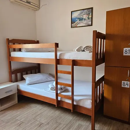 Luka's & Hostal