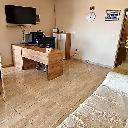 Hostel Luka's &