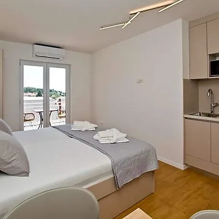 Hostel Luka's & Hvar Town