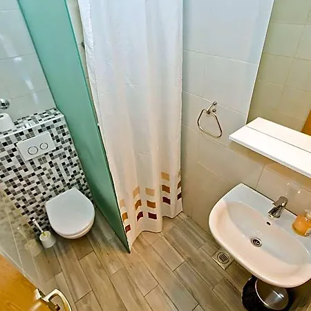 Hostel Luka's &