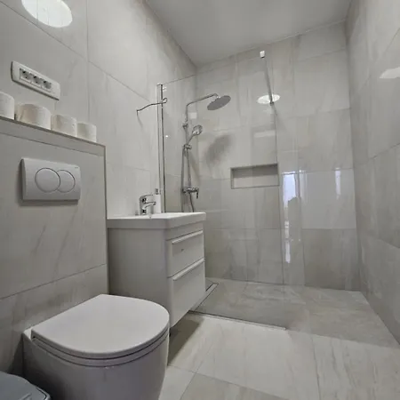 Luka's & * Hvar Town